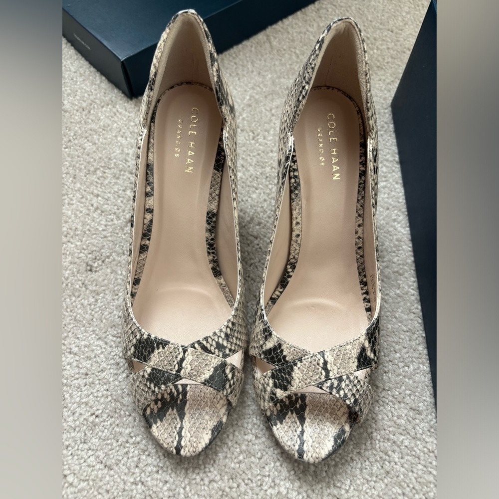 New in box Cole Haan women high heel pump